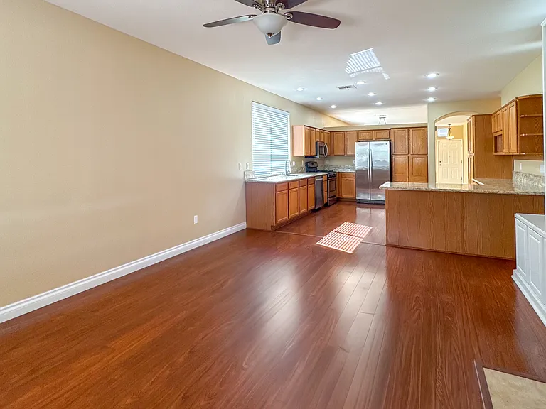 10724 Windrose Point Ave — Photo 14