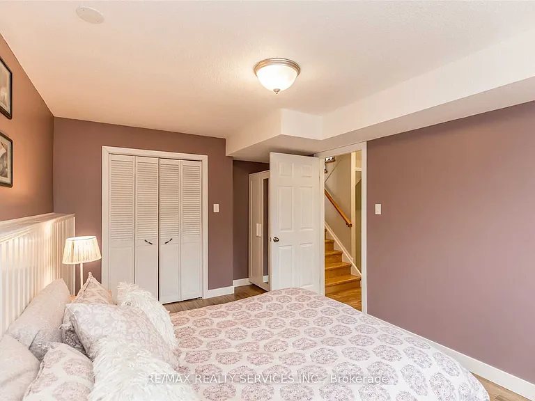 83 Janice Dr — Photo 16