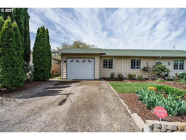 1843 NE Barberry Dr photo 1