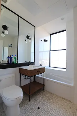 Rented by Tapiro Realty | media 73