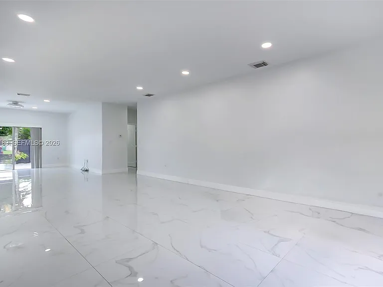 15548 SW 19th Ln — Photo 10
