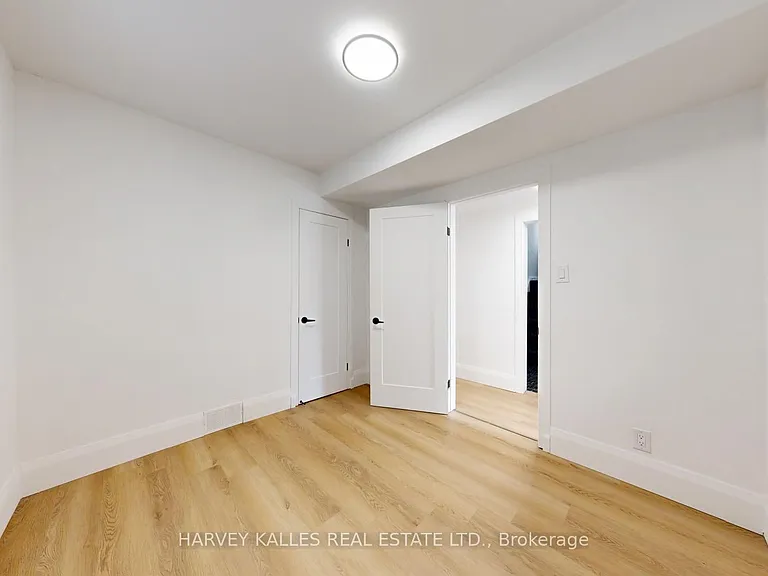 1252 Davenport Rd #1 — Photo 14