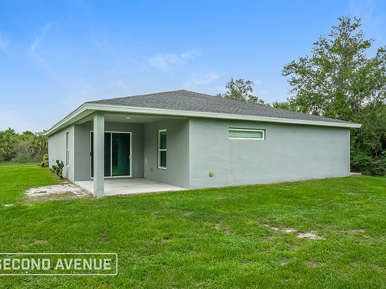 678 Rutland Cir — Photo 23