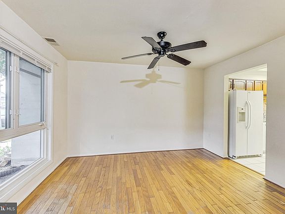 5th image of 122 Drury Cir
