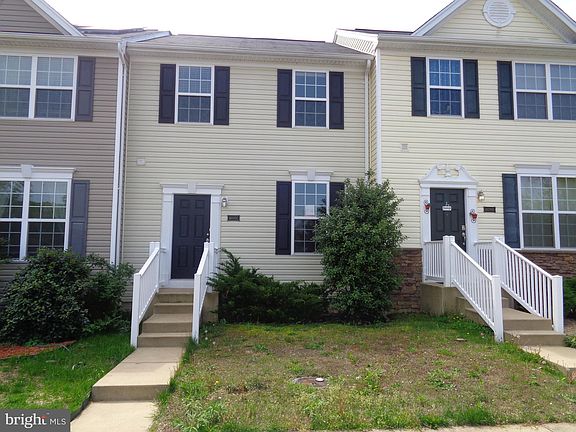 3rd image of 46395 Shining Willow Ln Unit C