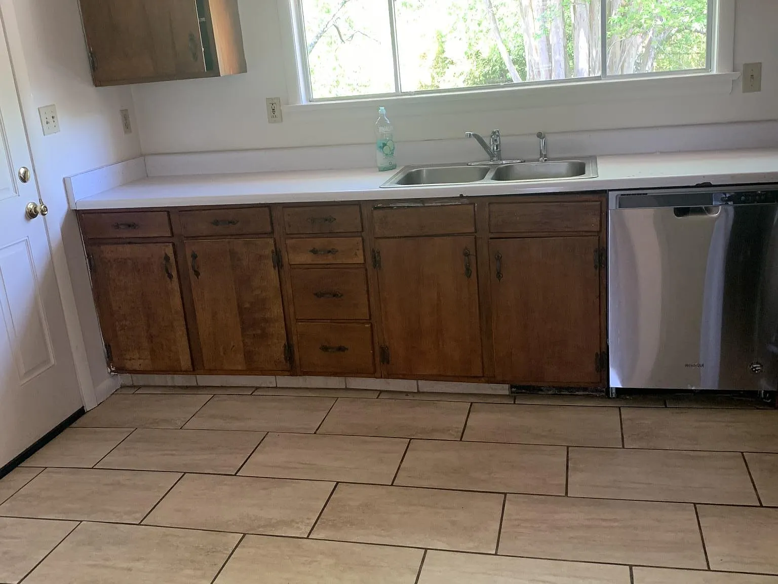 3 bed, 1.5 bath, 1070 sqft, $1,600 — Photo 2