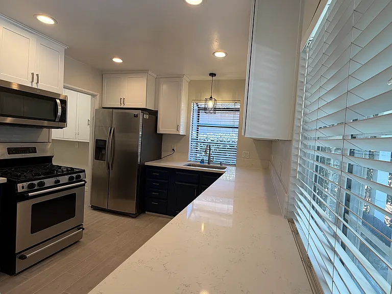 6521 Baird Ave — Photo 2