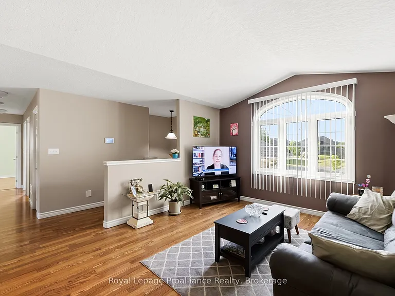 23 Fox Den Dr — Photo 6