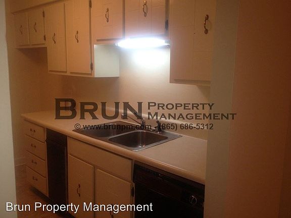 3rd image of 178 Berlin Dr