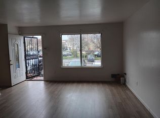 154 Skyline Dr, Staten Island, NY 10304