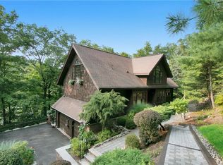100 Laurel Rd, Tuxedo Park, NY 10987