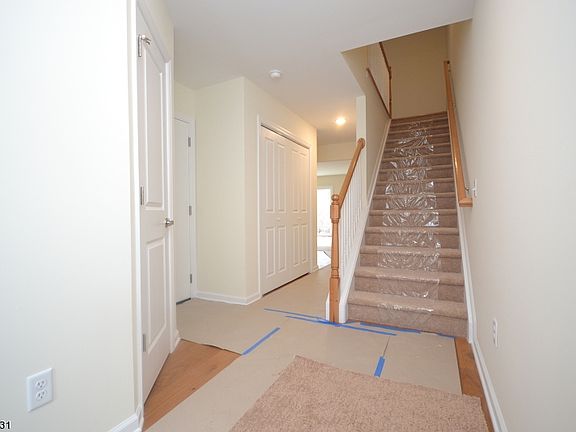 3rd image of 18 Joseph Dr