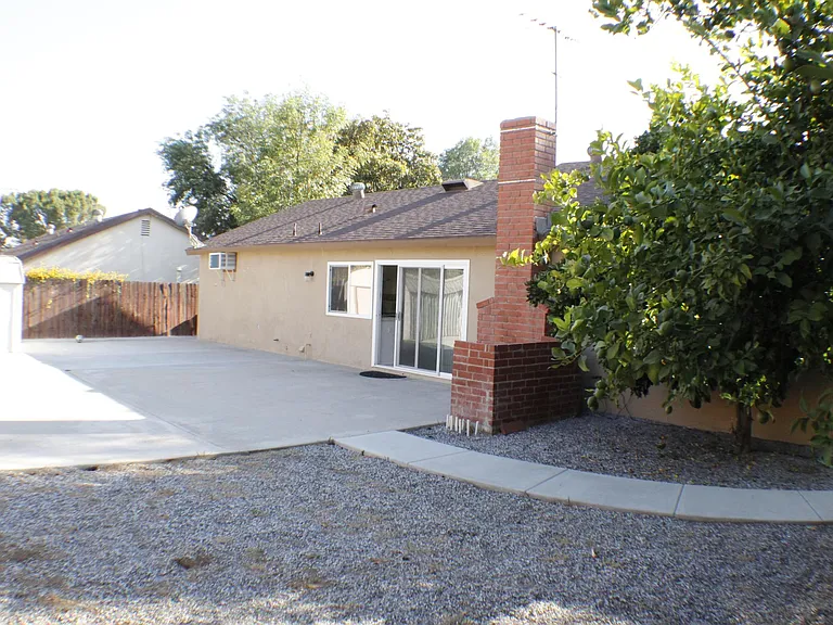 3356 Valencia Hill Dr — Photo 3