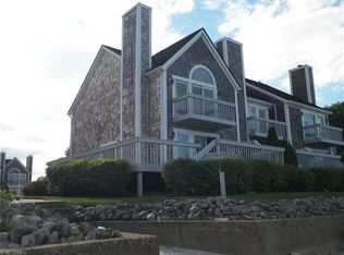 5523 Nantucket Dr, Port Clinton, OH 43452