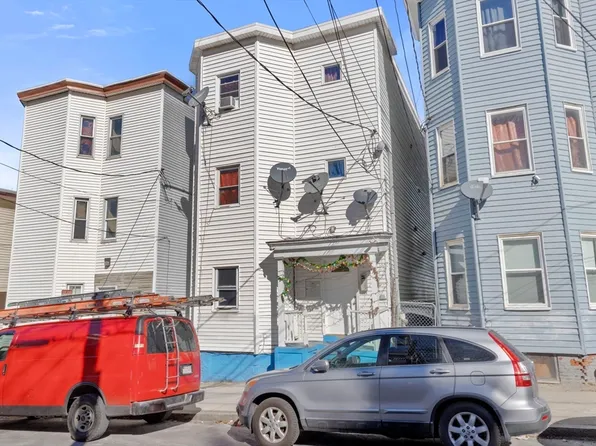84 Grove St, Chelsea, MA 02150