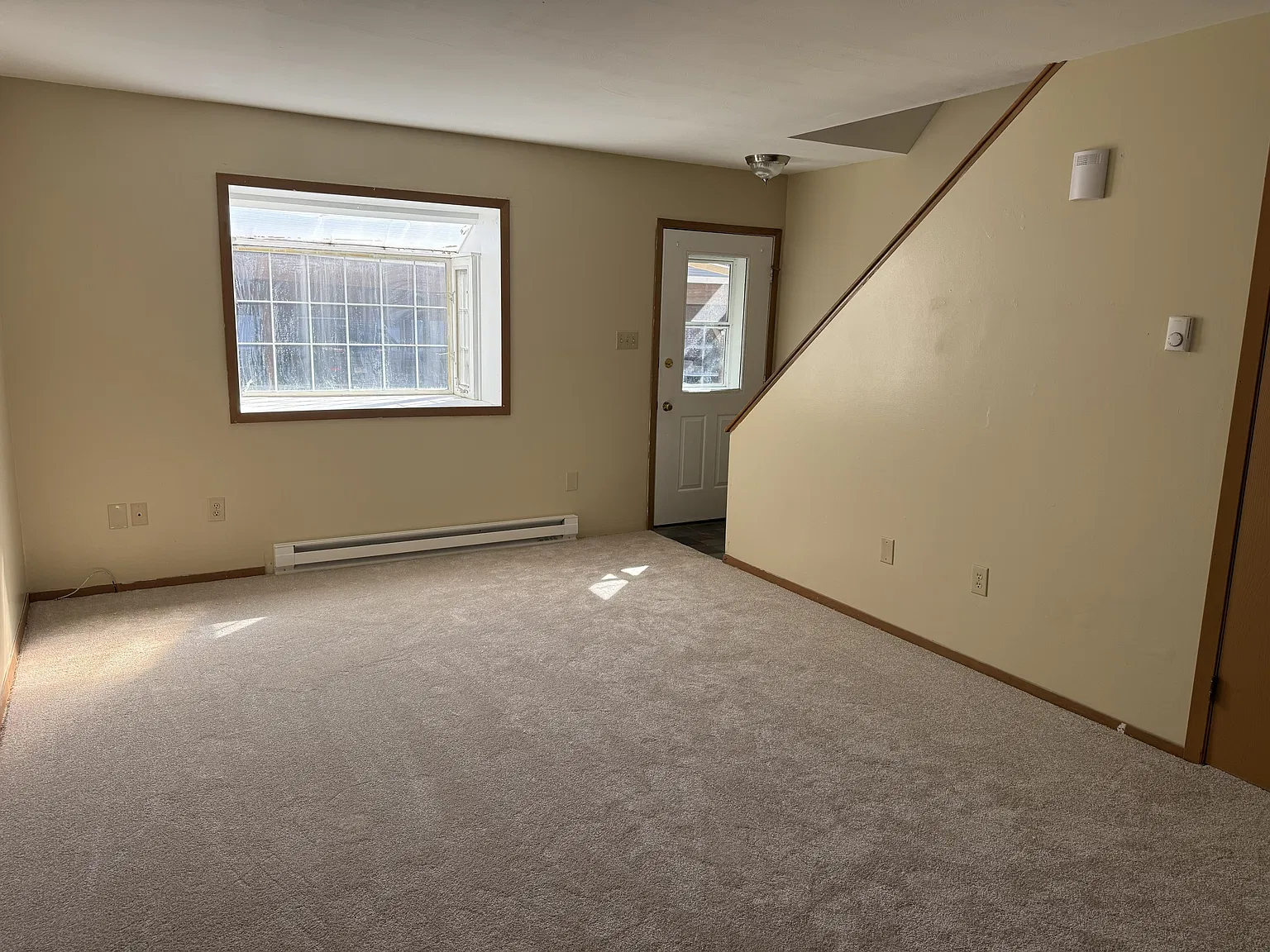 2059 Mary Ellen Ln — Photo 4