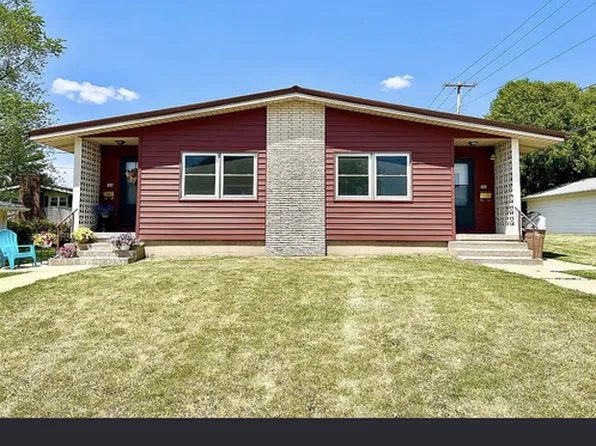 703 3rd St SE, Oelwein, IA 50662