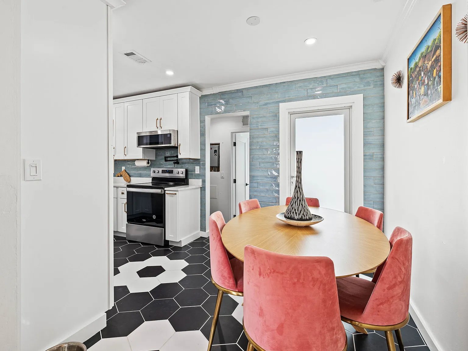 3123 W Marlin Ave — Photo 2