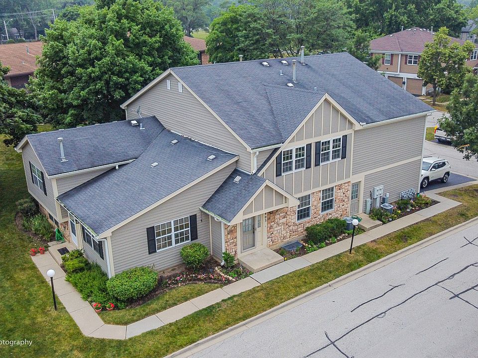 1st image of 403 Ashwood Ct