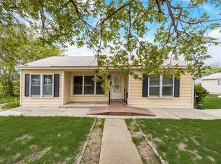 1014 Lake View Rdg, White Settlement, TX 76108