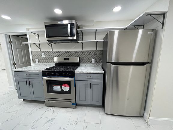 4th image of 92 Stuyvesant Ave #1B