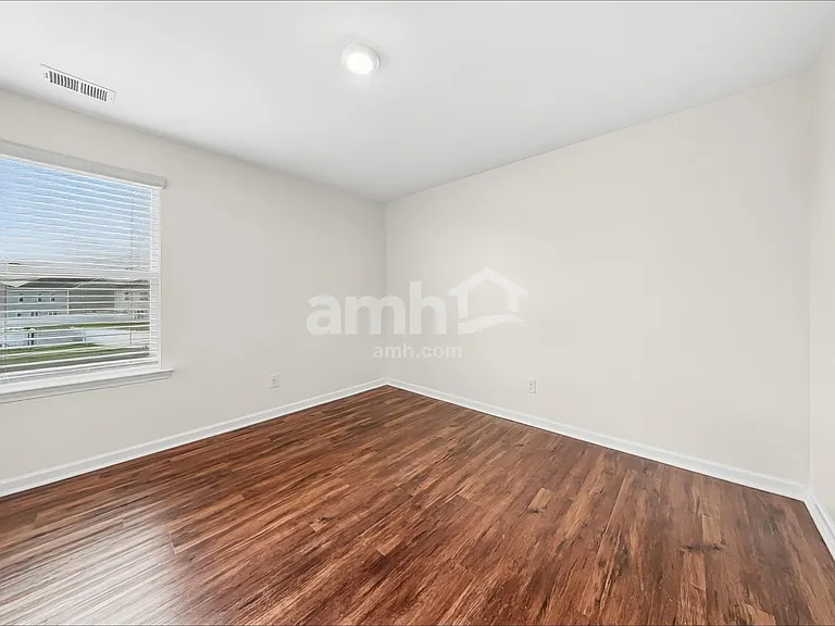 203 Bushwood Dr — Photo 13