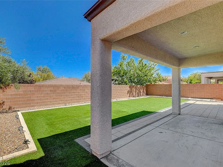 9734 Maspalomas St — Photo 45