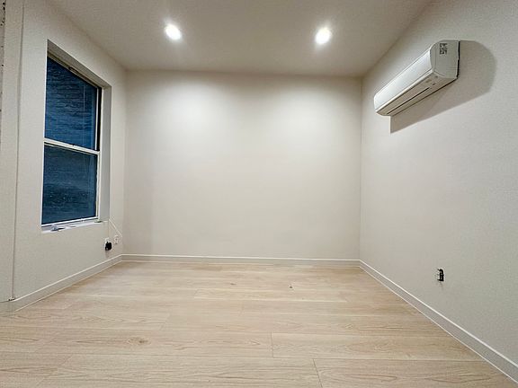 4th image of 133 Starr St #1A