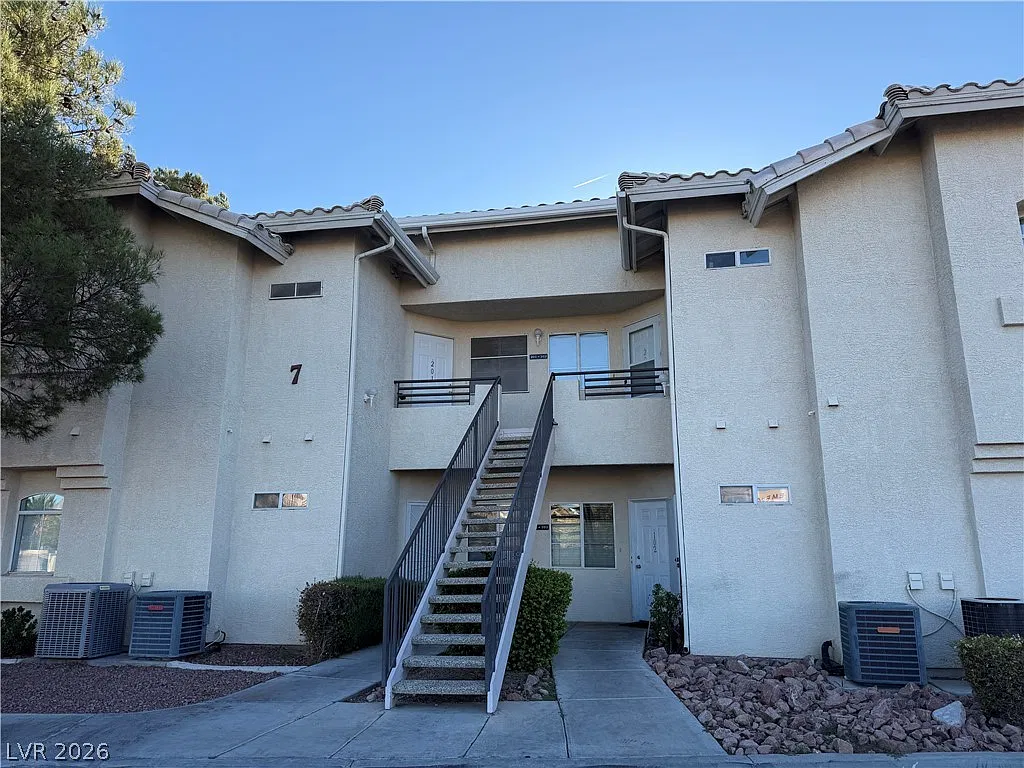 2 bed, 2.0 bath, 1149 sqft, $1,515 — Photo 1