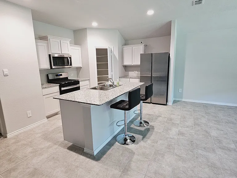 4149 Crooked Bend Dr — Photo 2