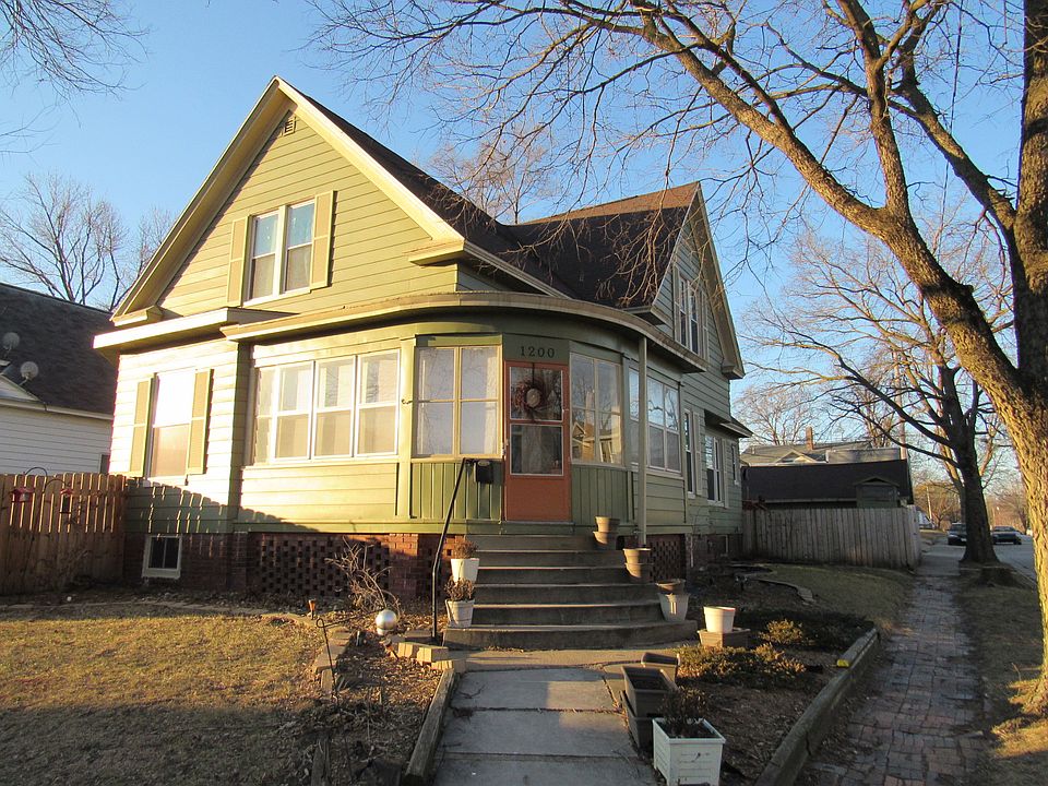 Corner lot
