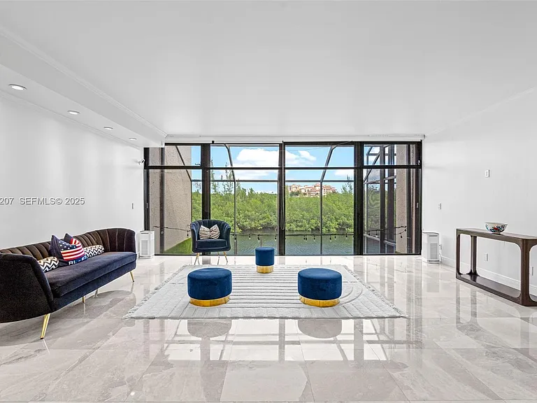 6124 Paradise Point Dr — Photo 16