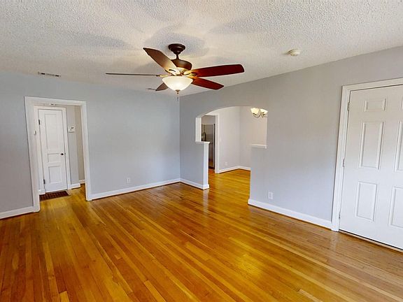 4th image of 1305 E Bobe St