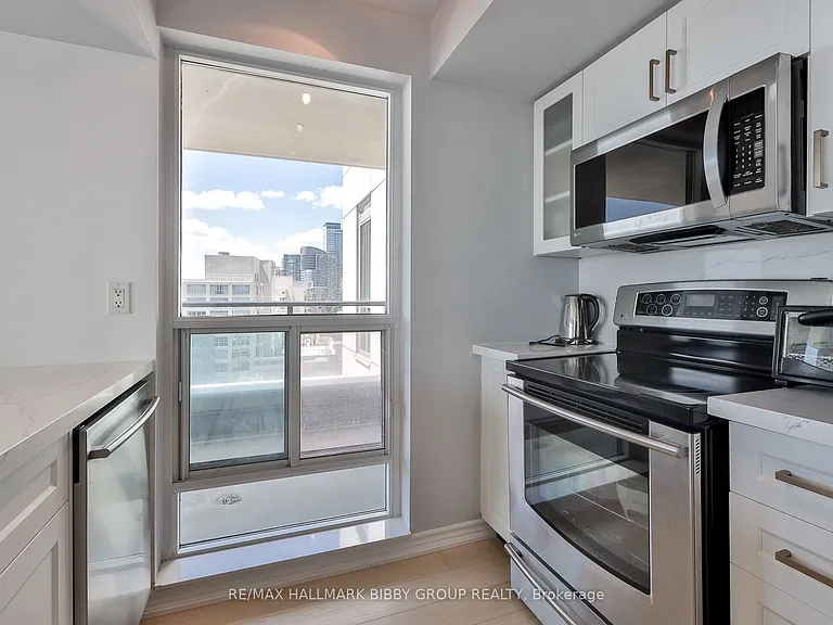 410 Queens Quay W #1103 — Photo 11