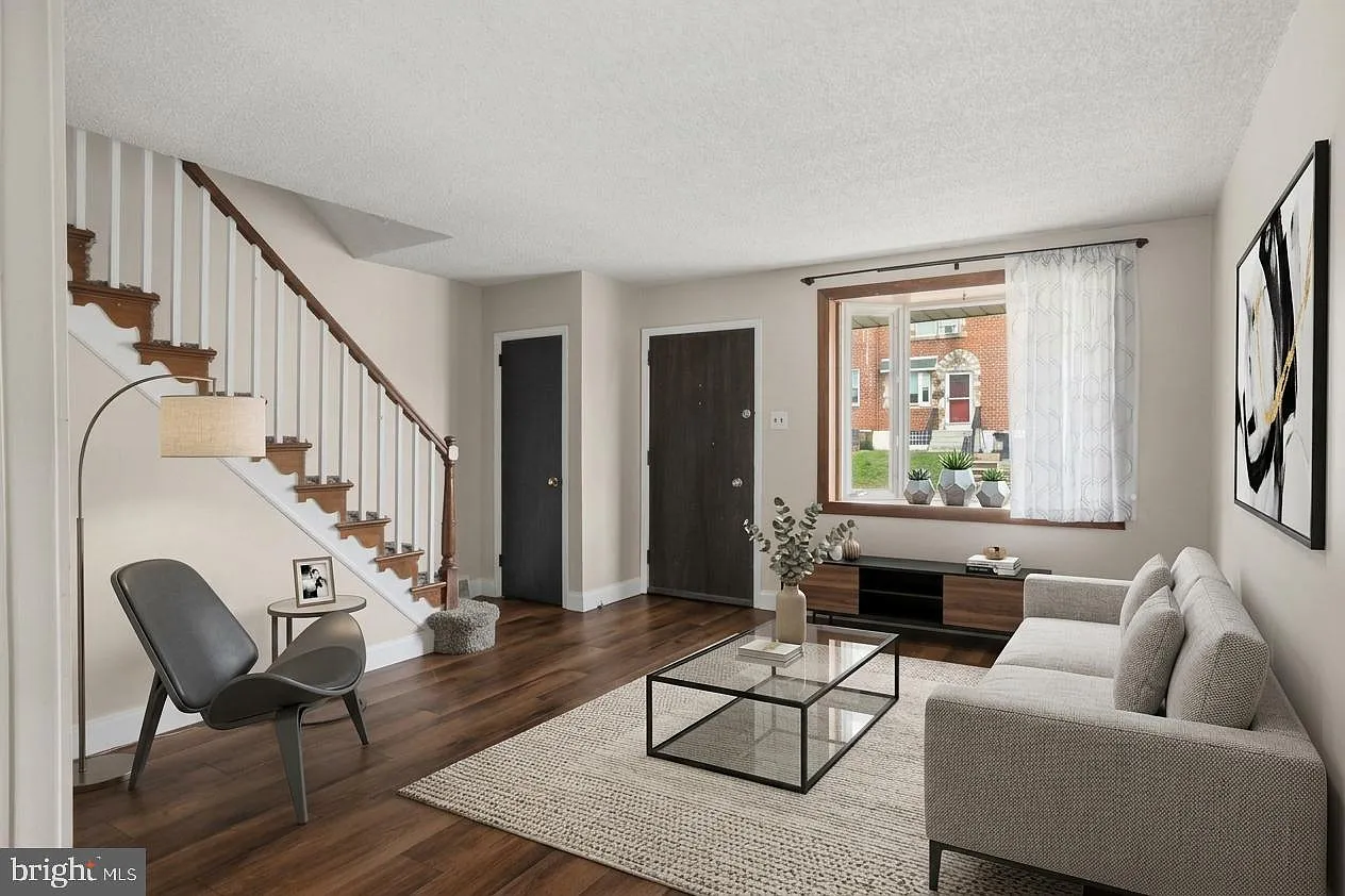 2 bed, 1.0 bath, 906 sqft, $1,750 — Photo 2