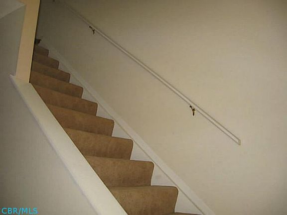 4th image of 496 Foxtrail Cir E