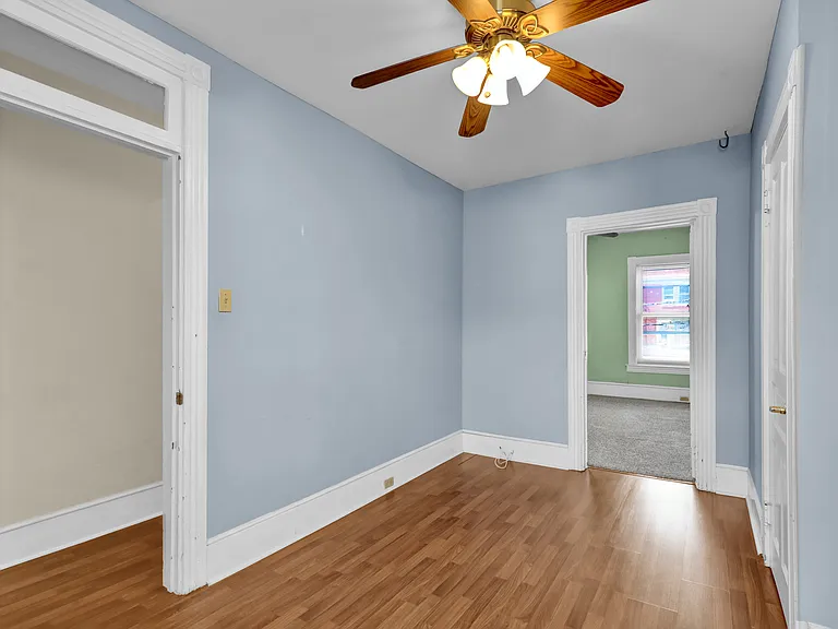 744 E Chestnut St — Photo 24