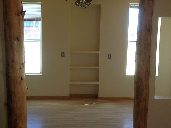 2nd image of 711 Hathaway St