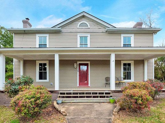 3rd image of 205 Elm Ave