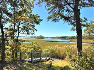43 Bayshore Dr, Mashpee, MA 02649