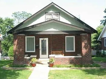 1996 Bellevue Ave photo 1