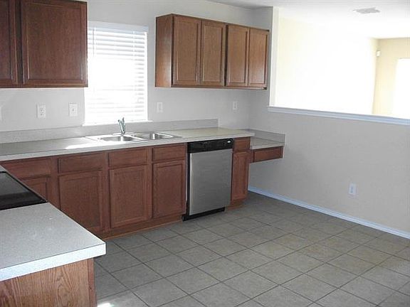 5th image of 1216 Gayle St