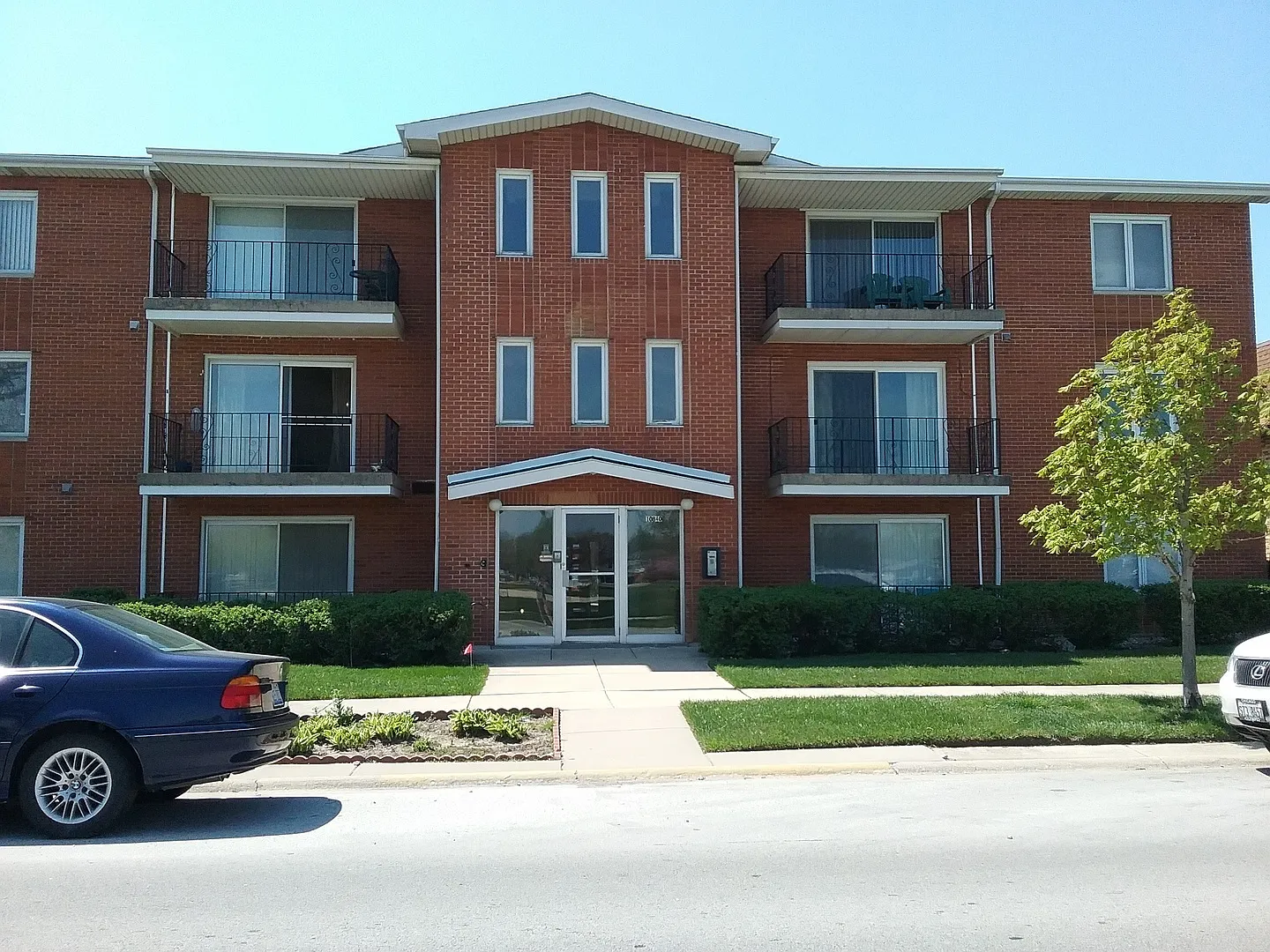 2 bed, 950 sqft, $1,800 — Photo 2