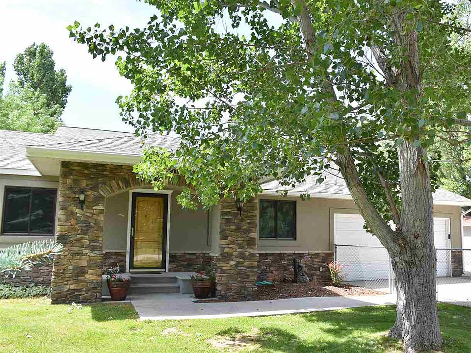 1st image of 2301 Cloverleaf Dr