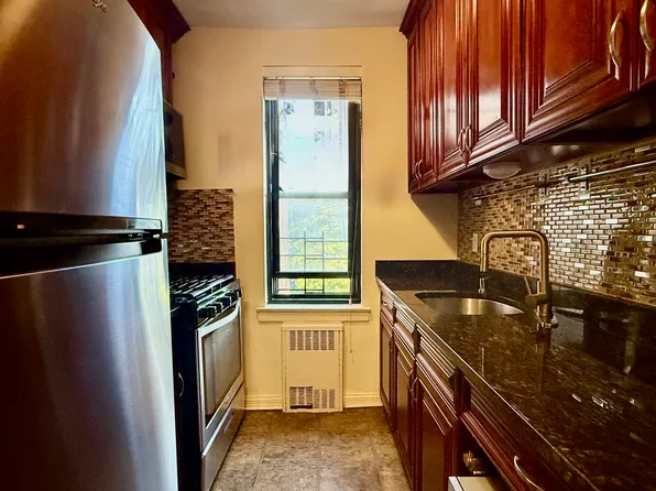 112-25 34th Avenue image 6 of 37