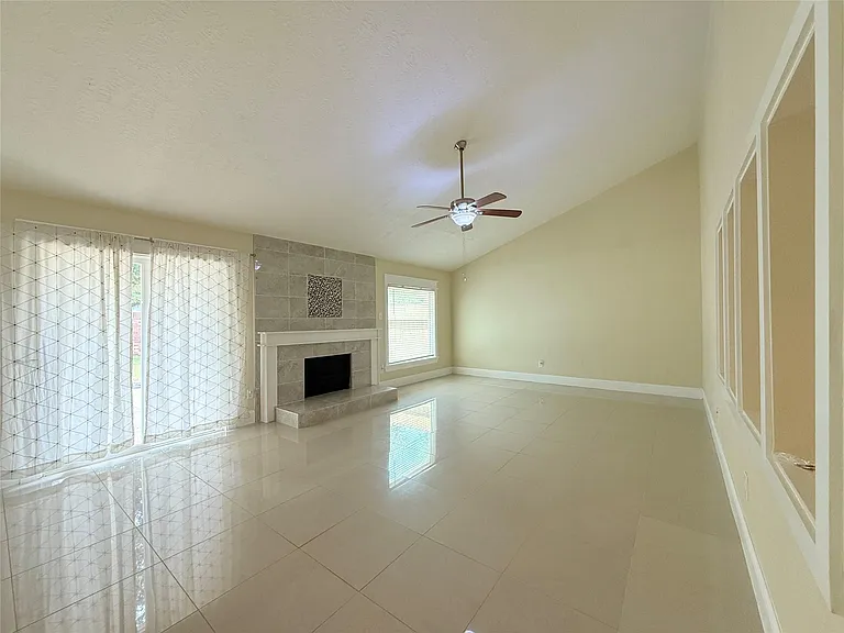 2410 Old Fort Rd — Photo 5