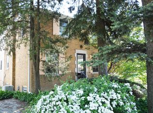 521 E Thacker St, Des Plaines, IL 60016