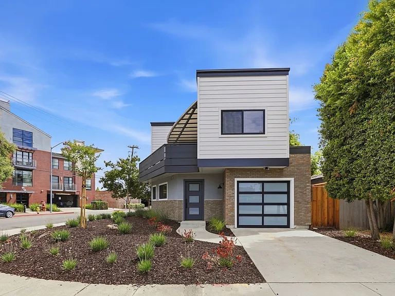 274 Everett Ave — Photo 1