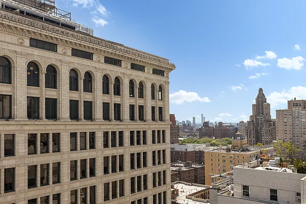 Sold by Compass | media 3