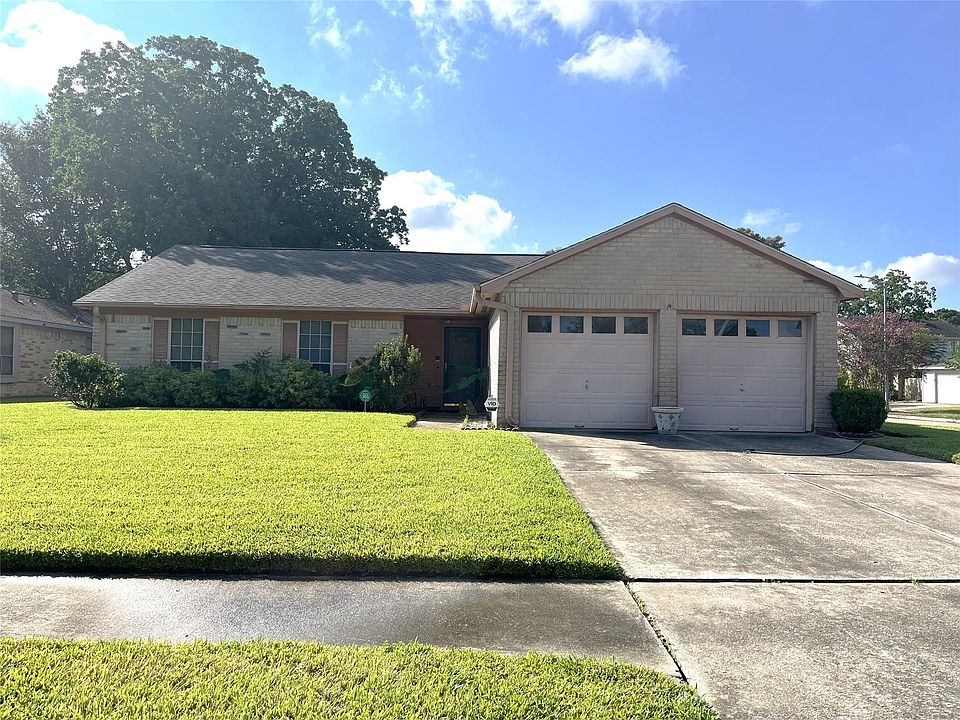 1st image of 10219 Crescent Moon Dr